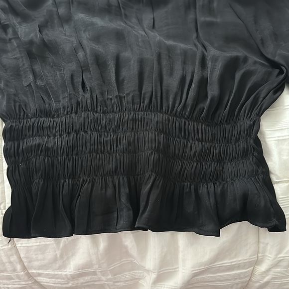 ALFANI Cold Shoulder Long Sleeve Top - Picture 4 of 8